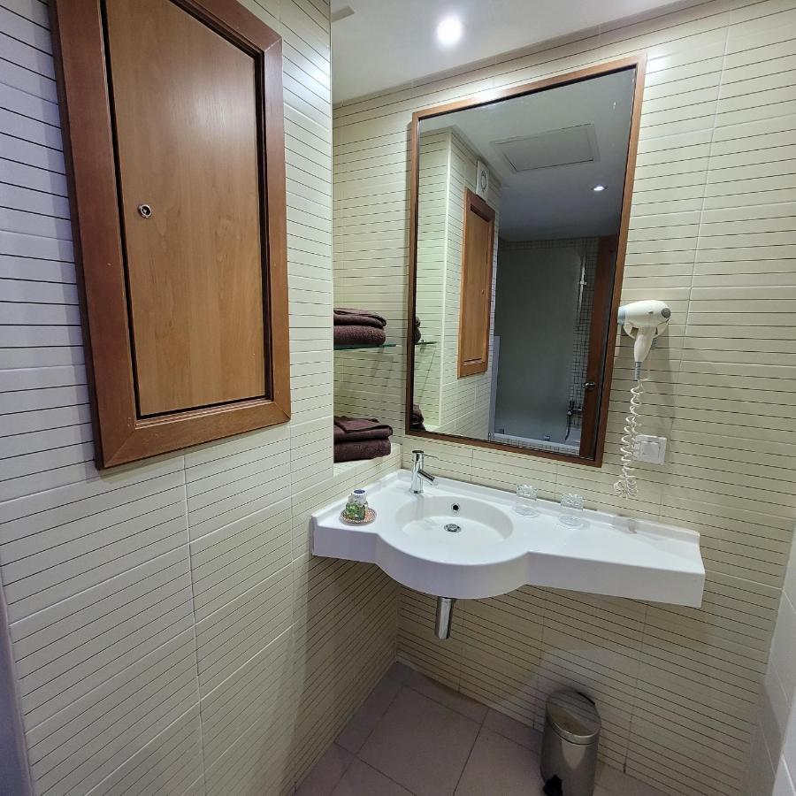 Hotel Tiba Tunis Eksteriør billede